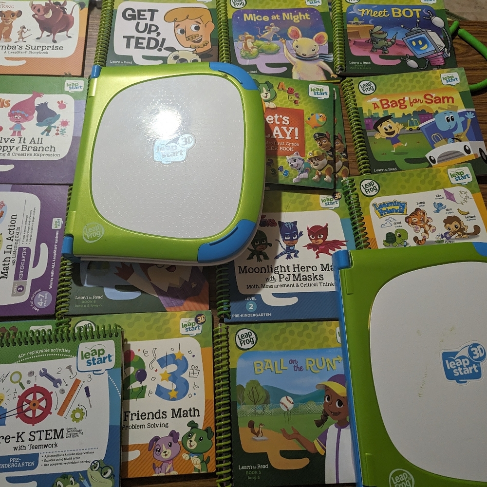2 leapfrog readers with 17 books